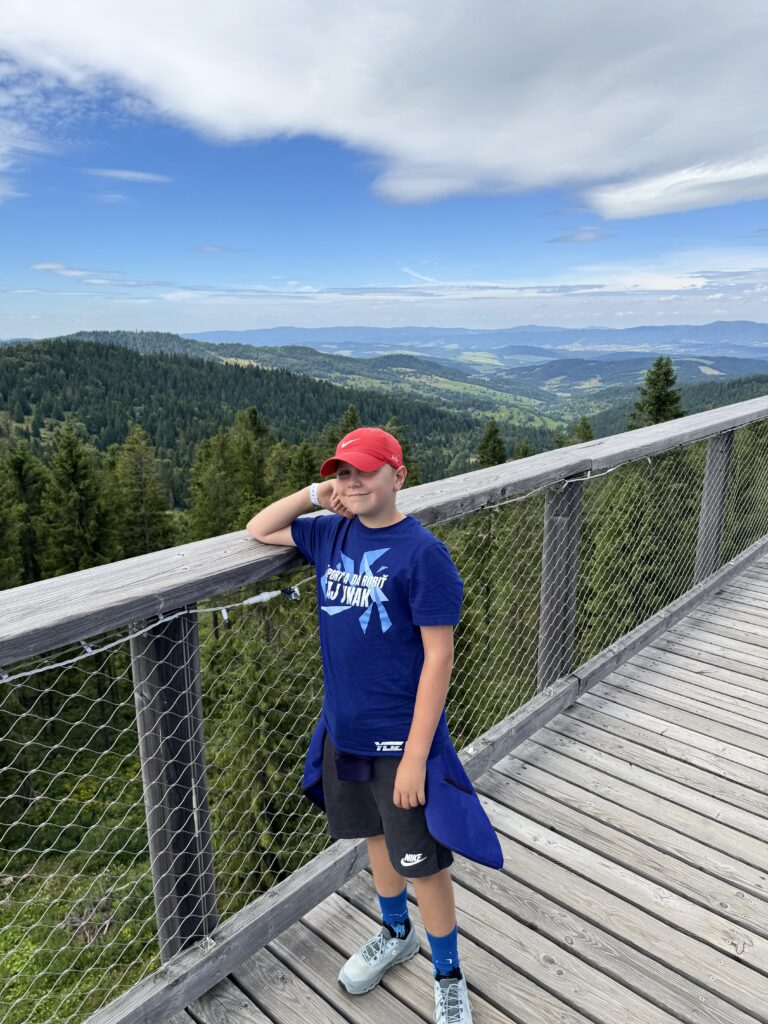 Adrián: lukostreľba, tenis
