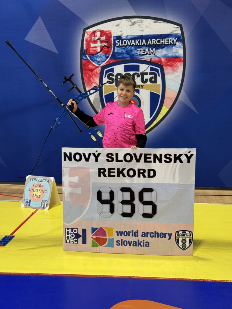 Adrián: lukostreľba, tenis